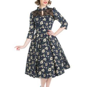 Hearts & Roses London Size Medium Blue/Brown/Green Jennifer Floral A-Line Dress